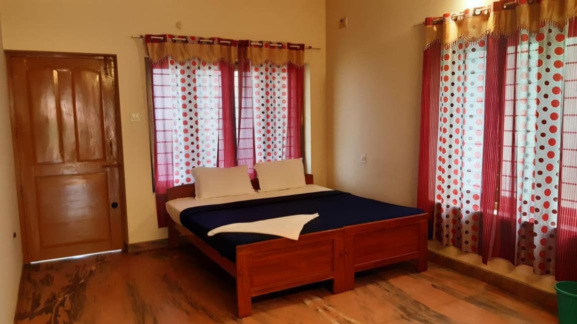 Seawin Beach Resort Varkala Kültér fotó